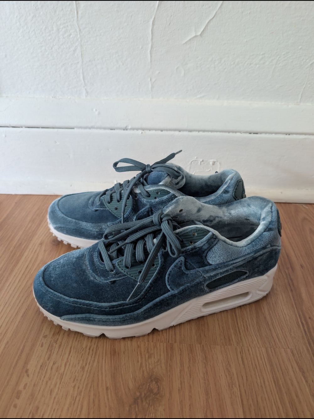 Nike Blue Air Max 90 Premium Velour Sneaker (Women)